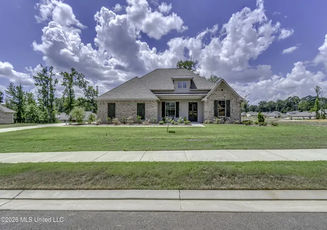 Photo 2 of Sale Pending at 804 Albany St, Brandon, MS 39042 | MLS# 4149168 | Listing updated on 2026-09-21