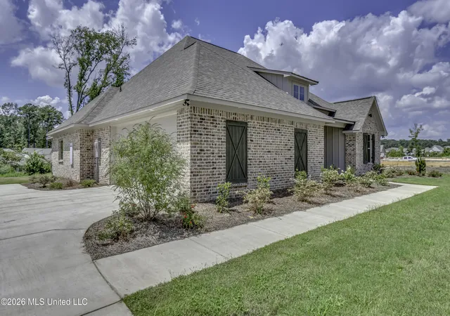 Photo 4 of Sale Pending at 804 Albany St, Brandon, MS 39042 | MLS# 4149168 | Listing updated on 2026-09-21