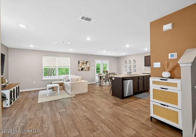 4th image of 2020 Magazine St, Ocean Springs, MS 39564 | MLS# 4149076
