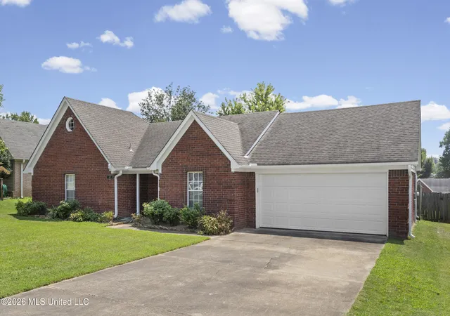 Photo 3 of Sale Pending at 1867 Thomas St, Horn Lake, MS 38637 | MLS# 4155349 | Listing updated on 2026-08-29