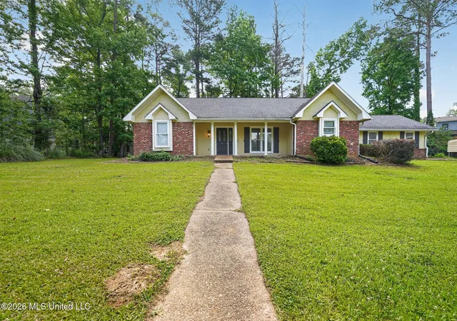 Homes for sale in Brandon, MS | 940 Tenby Dr, Brandon, MS 39047 | MLS# 4149782