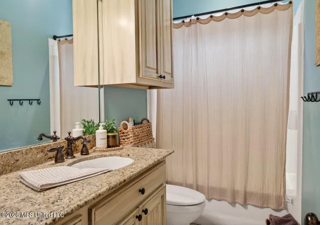 Homes for sale in Ocean Springs, MS | 3812 Acadian Village Dr, Ocean Springs, MS 39564 | MLS# 4149769