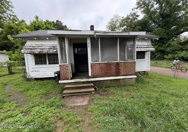 3rd image of 325 Belview Ave, Canton, MS 39046 | MLS# 4149346