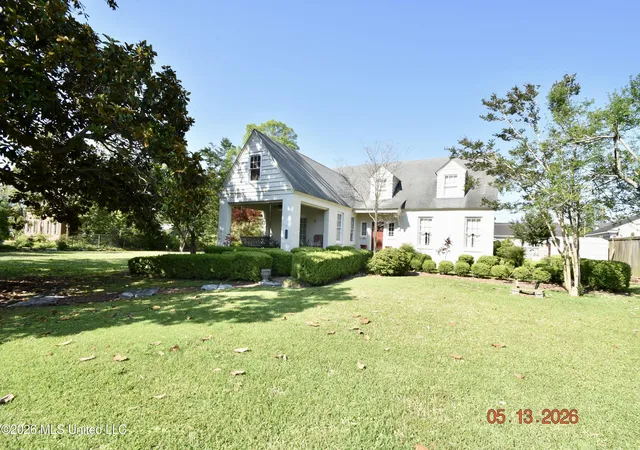 Homes for sale in Greenwood, MS | 204 Grand Blvd, Greenwood, MS 38930 | MLS# 4149329