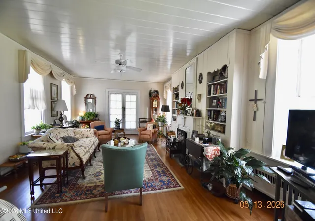 Homes for sale in Greenwood, MS | 204 Grand Blvd, Greenwood, MS 38930 | MLS# 4149329