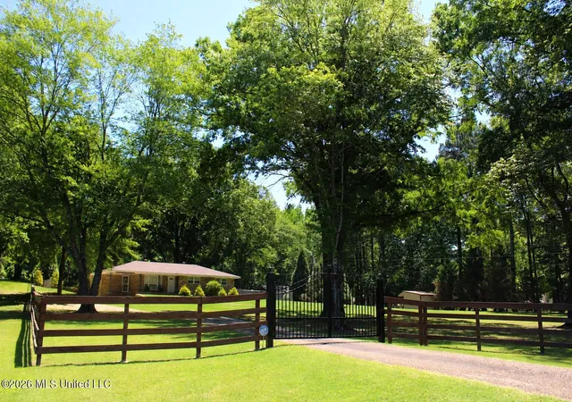 1st image of 2934 Red Banks Rd, Byhalia, MS 38611 | MLS# 4149498
