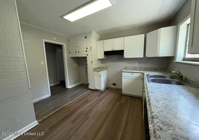 Photo 3 of Single family home for sale at 3341 Suncrest Dr, Jackson, MS 39212 | MLS# 4149752 | Listing updated on 2026-05-18