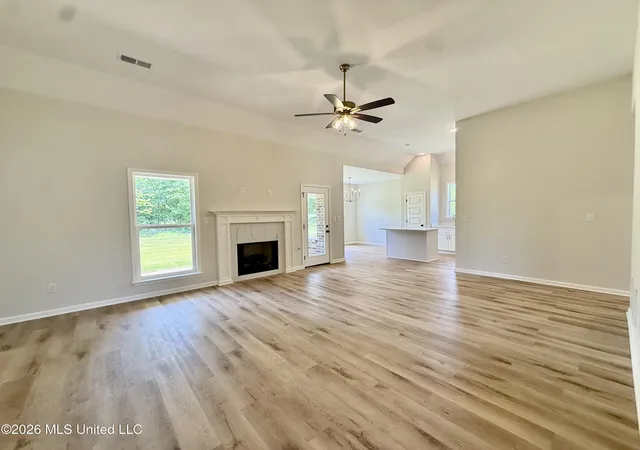 Photo 3 of Single family home for sale at 1079 Great Glen Dr, Southaven, MS 38671 | MLS# 4149484 | Listing updated on 2026-09-18