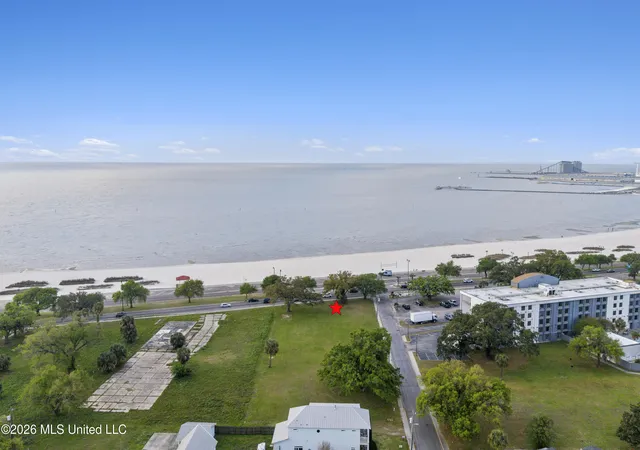 2nd image of 1542 Beach Dr, Gulfport, MS 39507 | MLS# 4150567