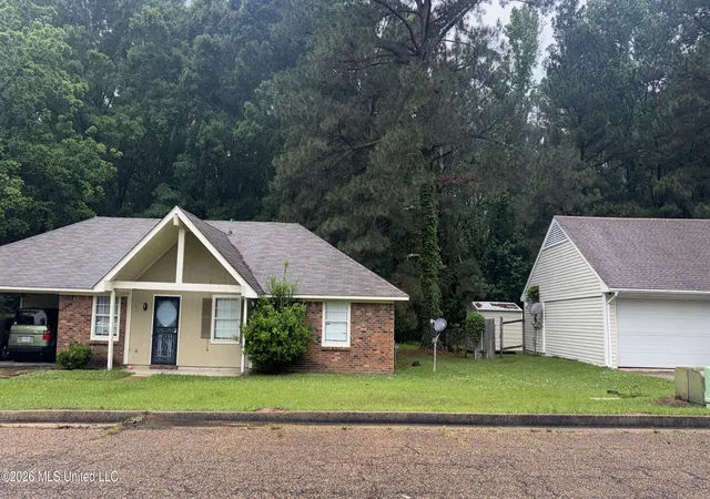 Photo 1 of Single family home for sale at 3927 Lost Lake Cir, Jackson, MS 39212 | MLS# 4149618 | Listing updated on 2026-05-25
