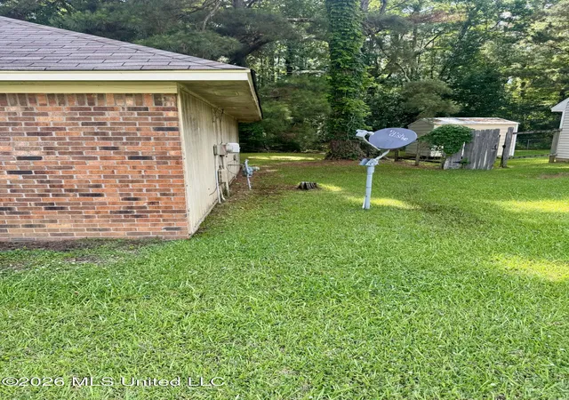 Photo 3 of Single family home for sale at 3927 Lost Lake Cir, Jackson, MS 39212 | MLS# 4149618 | Listing updated on 2026-05-25