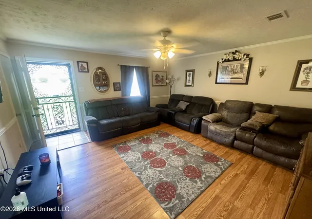 Photo 4 of Single family home for sale at 3927 Lost Lake Cir, Jackson, MS 39212 | MLS# 4149618 | Listing updated on 2026-05-25