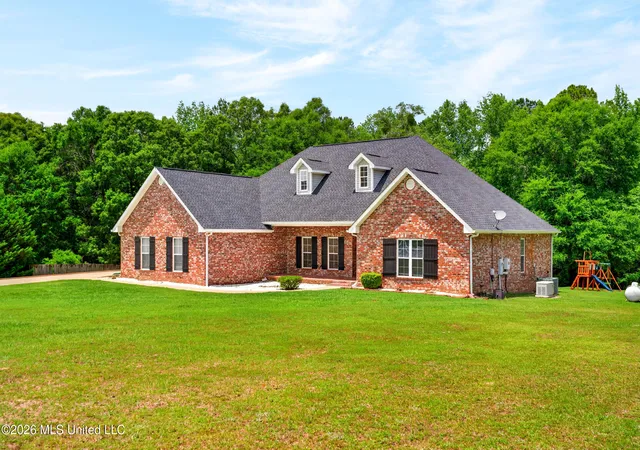 Homes for sale in Carriere, MS | 4 Papp'S Cir, Carriere, MS 39426 | MLS# 4149675
