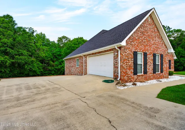 Homes for sale in Carriere, MS | 4 Papp'S Cir, Carriere, MS 39426 | MLS# 4149675