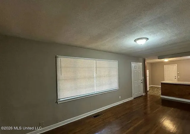 Photo 2 of Single family home for sale at 2914 Barwood Dr, Jackson, MS 39212 | MLS# 4149685 | Listing updated on 2026-05-17