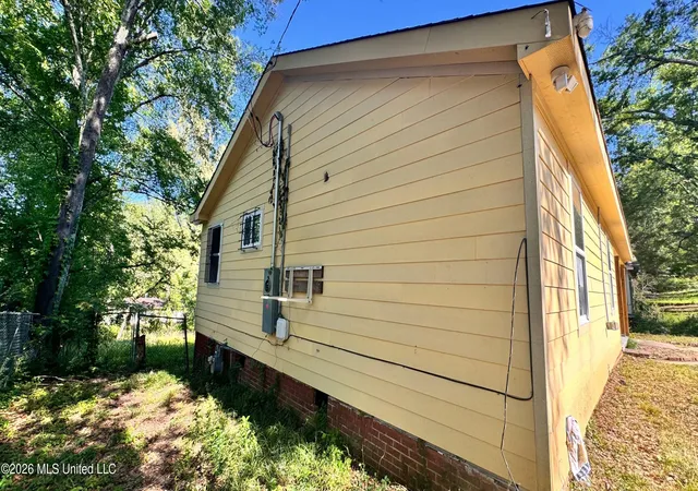 Photo 3 of Single family home for sale at 2616 Glenn St, Jackson, MS 39204 | MLS# 4149698 | Listing updated on 2026-07-27