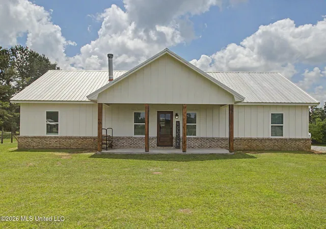 Homes for sale in Lumberton, MS | 52 Jeslan Trl, Lumberton, MS 39455 | MLS# 4149705