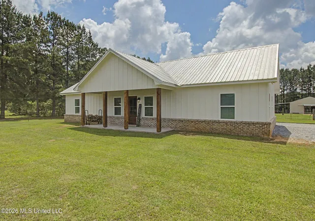 Homes for sale in Lumberton, MS | 52 Jeslan Trl, Lumberton, MS 39455 | MLS# 4149705