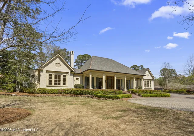 3rd image of 2526 Honeysuckle Ln, Jackson, MS 39211 | MLS# 4149737