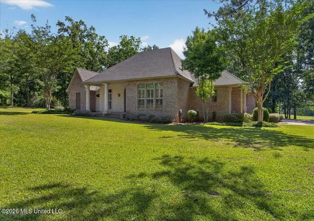 Photo 3 of Single family home for sale at 1043 Stonegate Dr, Mc Comb, MS 39648 | MLS# 4149748 | Listing updated on 2026-08-27