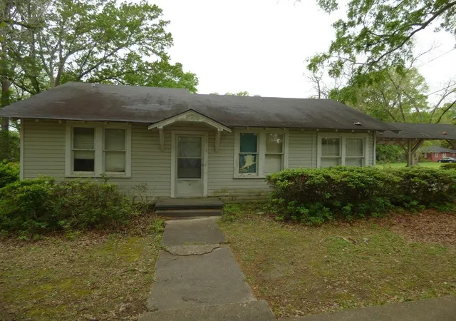 Homes for sale in Mc Comb, MS | 415 N Magnolia St, Mc Comb, MS 39648 | MLS# 4149822