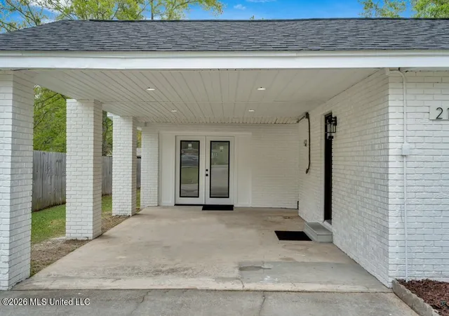 Photo 3 of Single family home for sale at 211 47th Street, Gulfport, MS 39507 | MLS# 4154203 | Listing updated on 2026-07-29