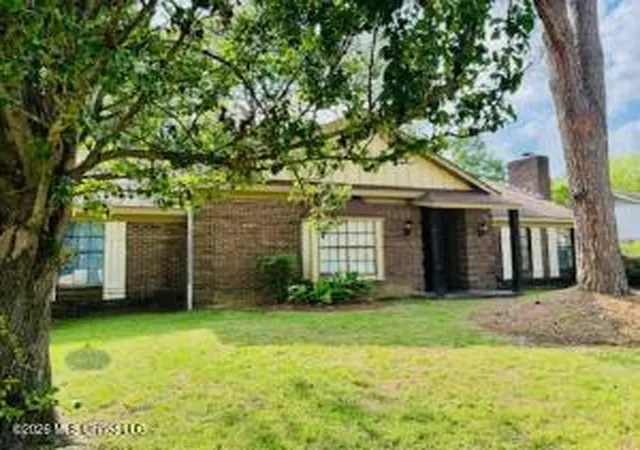 Photo 2 of Single family home for sale at 5055 Romany Dr, Jackson, MS 39211 | MLS# 4149840 | Listing updated on 2026-05-19