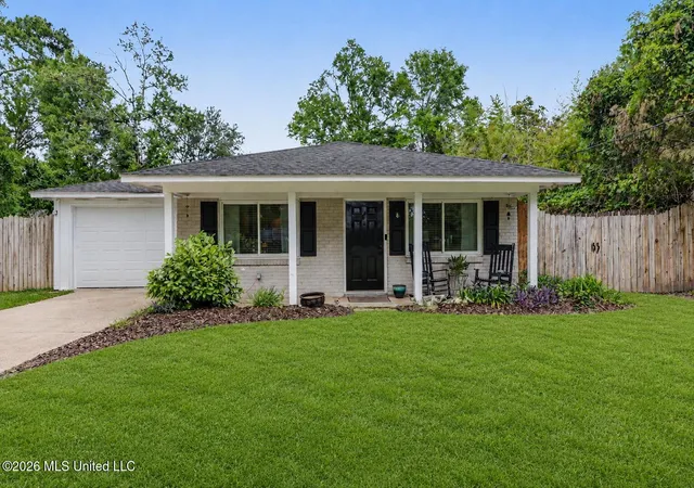 Homes for sale in Ocean Springs, MS | 709 Pine Hills Rd, Ocean Springs, MS 39564 | MLS# 4149829
