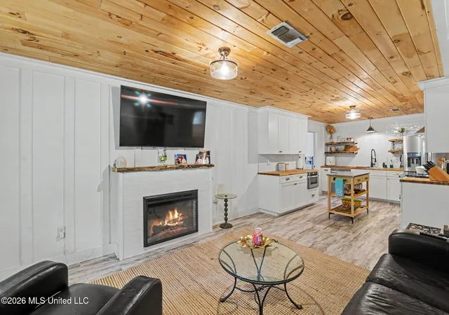 Homes for sale in Ocean Springs, MS | 709 Pine Hills Rd, Ocean Springs, MS 39564 | MLS# 4149829