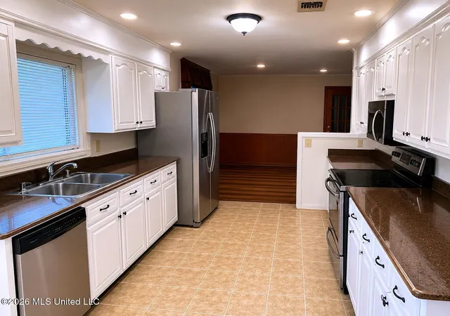 3rd image of 901 Tuckaho Dr, Columbus, MS 39702 | MLS# 4150693