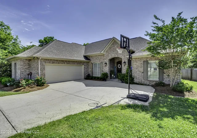 Photo 2 of Single family home for sale at 518 Devereaux Dr, Brandon, MS 39042 | MLS# 4149862 | Listing updated on 2026-05-19