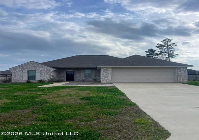 Photo 1 of Sale Pending at 130 Chartleigh Cir, Canton, MS 39046 | MLS# 4149913 | Listing updated on 2026-08-21