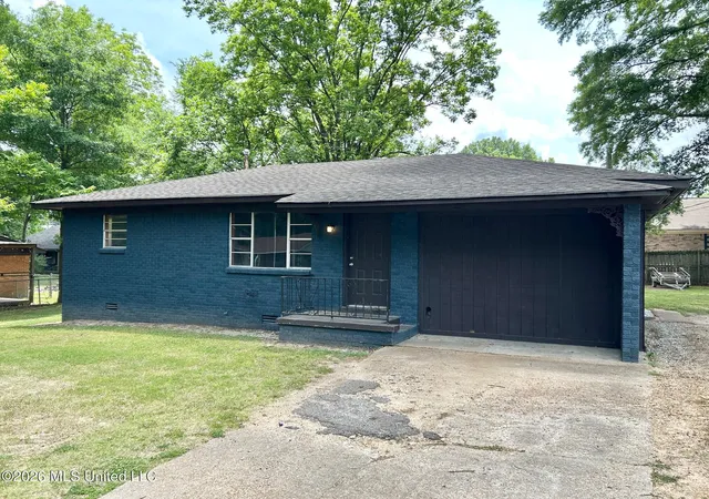Homes for sale in Senatobia, MS | 303 Crawford St, Senatobia, MS 38668 | MLS# 4149945