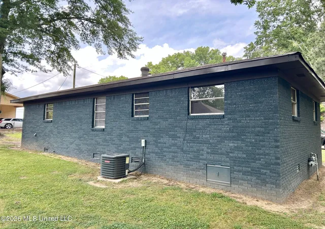 Homes for sale in Senatobia, MS | 303 Crawford St, Senatobia, MS 38668 | MLS# 4149945