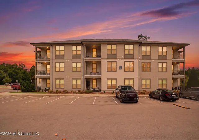 Homes for sale in Ocean Springs, MS | 2501 Bienville Blvd, Ocean Springs, MS 39564 | MLS# 4150208