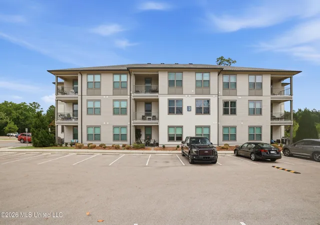 Homes for sale in Ocean Springs, MS | 2501 Bienville Blvd, Ocean Springs, MS 39564 | MLS# 4150208