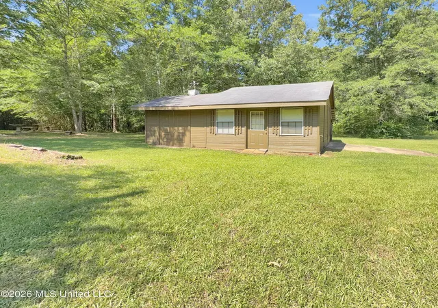 Homes for sale in Carthage, MS | 243 Massey Cir, Carthage, MS 39051 | MLS# 4149987