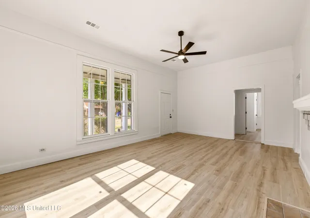 Homes for sale in Holly Springs, MS | 335 E College Ave, Holly Springs, MS 38635 | MLS# 4150721