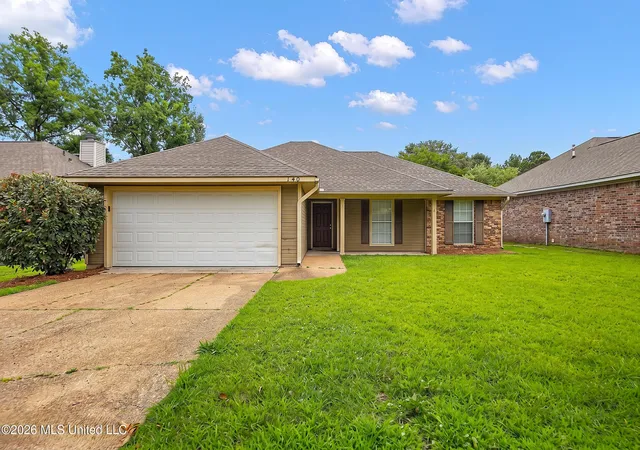 Photo 1 of Sale Pending at 140 Willow Oak Ln, Brandon, MS 39047 | MLS# 4150492 | Listing updated on 2026-09-18