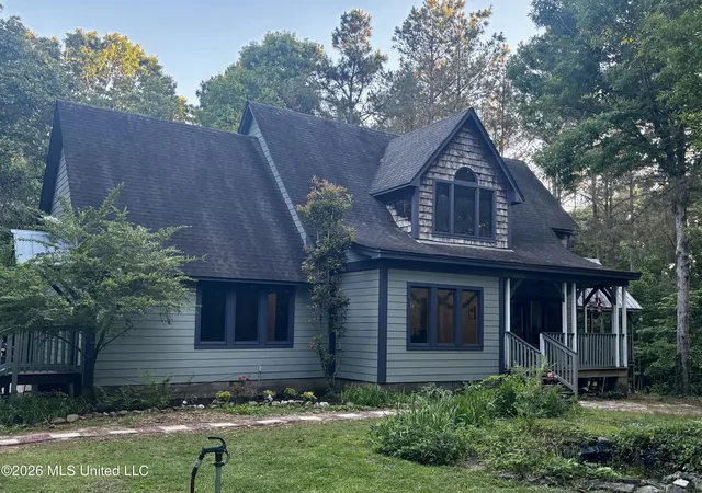 Photo 1 of Single family home for sale at 221 Pleasant Hl Dr, Holly Springs, MS 38635 | MLS# 4150309 | Listing updated on 2026-09-04