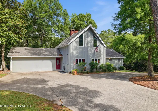 1st image of 6825 Shore Dr, Ocean Springs, MS 39564 | MLS# 4150163