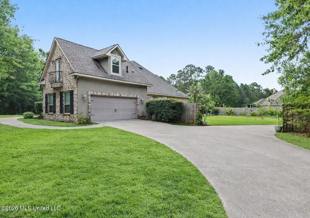 Photo 3 of Single family home for sale at 6101 Olde Oakview, Ocean Springs, MS 39564 | MLS# 4150394 | Listing updated on 2026-08-28
