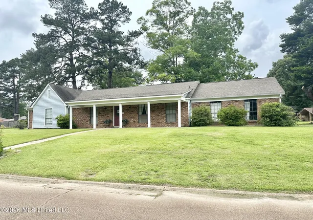 Homes for sale in Natchez, MS | 116 Rollingwood Dr, Natchez, MS 39120 | MLS# 4150530