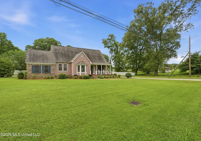 Homes for sale in Carthage, MS | 110 Shady Oaks Cir, Carthage, MS 39051 | MLS# 4150689