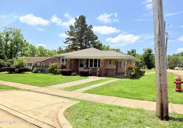 Homes for sale in Crystal Springs, MS | 400 Newton St, Crystal Springs, MS 39059 | MLS# 4150311