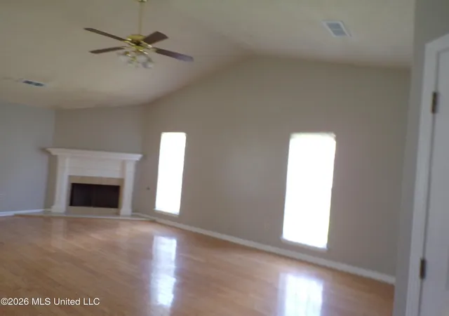 Photo 3 of Single family home for sale at 7395 Fox Holw Ln, Southaven, MS 38671 | MLS# 4150237 | Listing updated on 2026-09-03