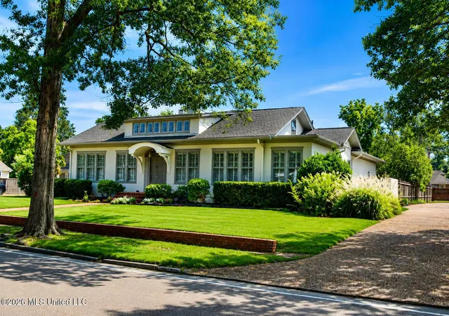 Homes for sale in Greenwood, MS | 318 Grand Blvd, Greenwood, MS 38930 | MLS# 4150556