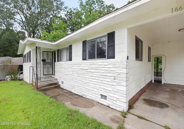 Homes for sale in Jackson, MS | 1664 Kentwood Dr, Jackson, MS 39212 | MLS# 4151657