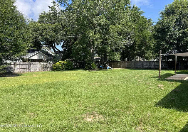Photo 4 of Single family home for sale at 11121 Bayview Ln, Biloxi, MS 39532 | MLS# 4150360 | Listing updated on 2026-09-29