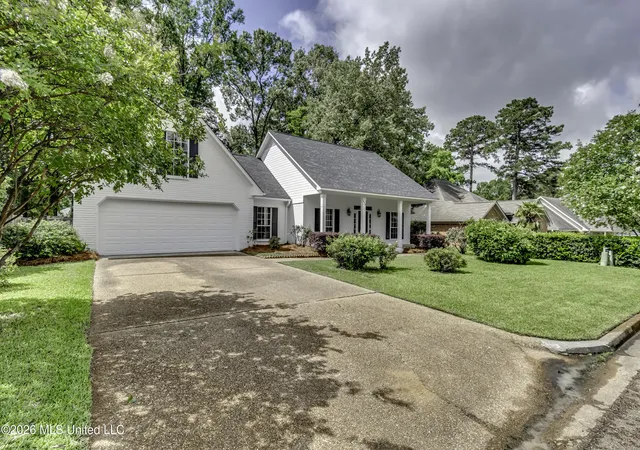 Homes for sale in Ridgeland, MS | 434 Autumn Creek Dr, Ridgeland, MS 39157 | MLS# 4150396